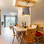 Apart33 2-9 Apartamento *